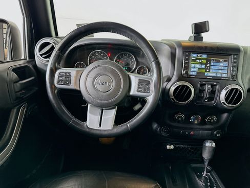 Used 2015 Jeep Wrangler Unlimited Sport AWD/4WD image 16