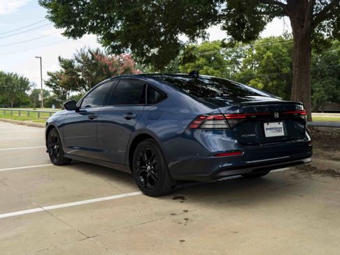 Used 2025 Honda Accord SE image 7