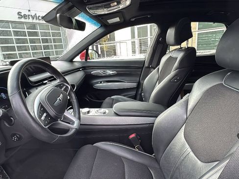 Used 2023 Genesis GV70 2.5T w/ Sport Prestige Package image 19