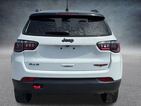 Used 2024 Jeep Compass Trailhawk image 4