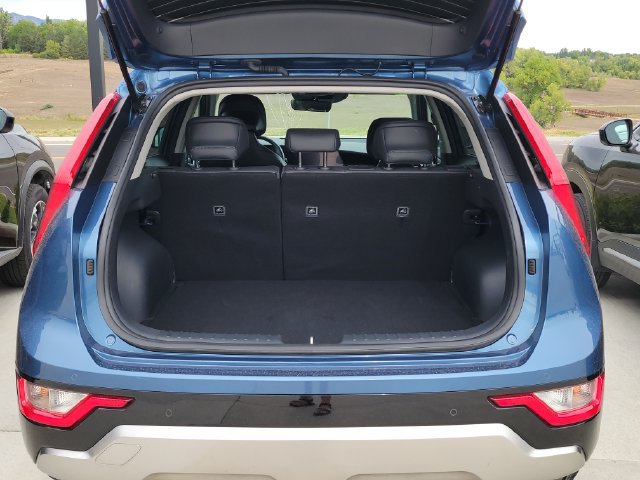 Used 2023 Kia Niro EX Touring FWD image 13