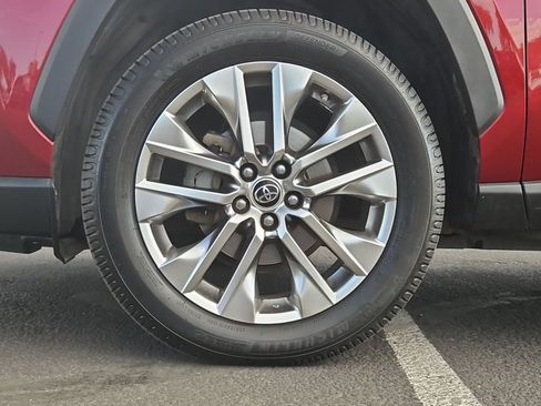 Used 2019 Toyota RAV4 Limited w/ Advanced Technology Package FWD image 30
