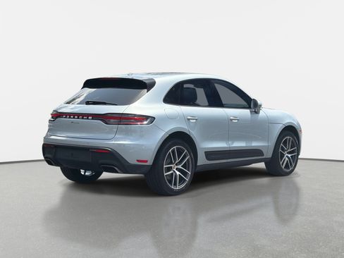 Used 2024 Porsche Macan AWD/4WD image 3