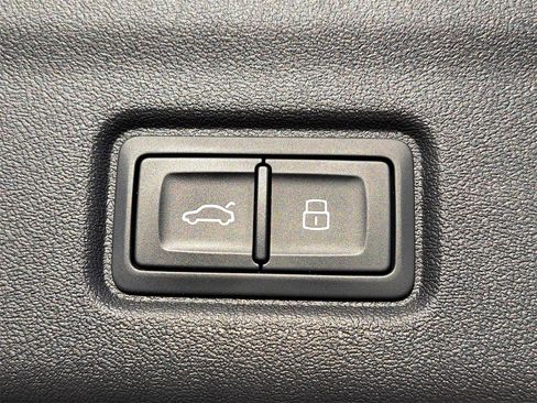 Certified 2025 Audi Q6 e-tron Premium w/ Convenience Package image 13