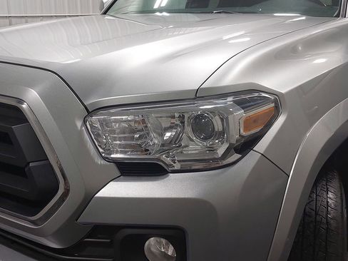 Used 2022 Toyota Tacoma SR5 w/ SR5 Appearance Package (SM) image 30