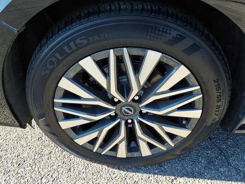 Used 2024 Nissan Altima 2.5 SV image 30