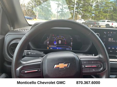 Used 2023 Chevrolet Colorado W/T image 11