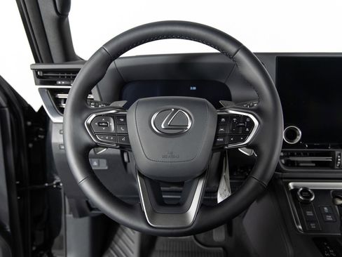 Used 2025 Lexus GX 550 image 13