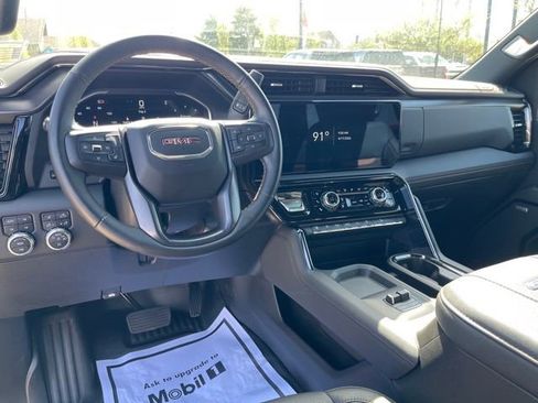 Used 2024 GMC Sierra 2500 AT4 w/ Technology Package AWD/4WD image 12