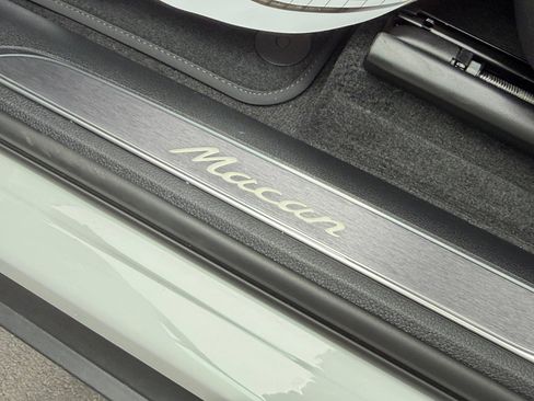 New 2026 Porsche Macan image 16