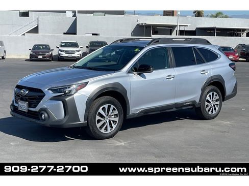 Used 2025 Subaru Outback Premium image 1