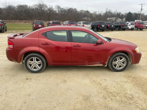 Used 2010 Dodge Avenger R/T image 5