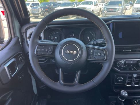 Used 2024 Jeep Wrangler Unlimited w/ Convenience Group AWD/4WD image 22