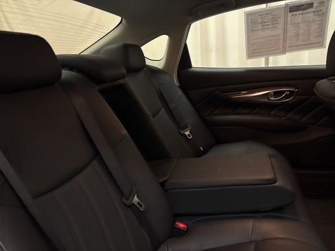 Used 2019 INFINITI Q70 L 3.7 w/ Sensory Package image 24