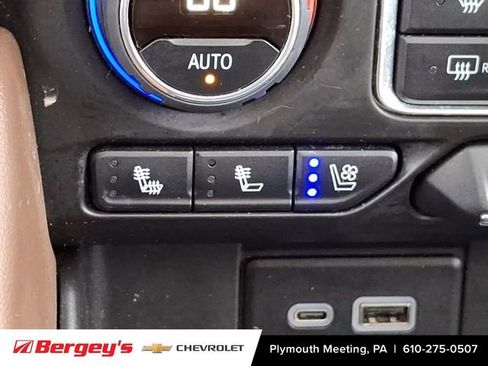 Certified 2024 Chevrolet Suburban High Country AWD/4WD image 28