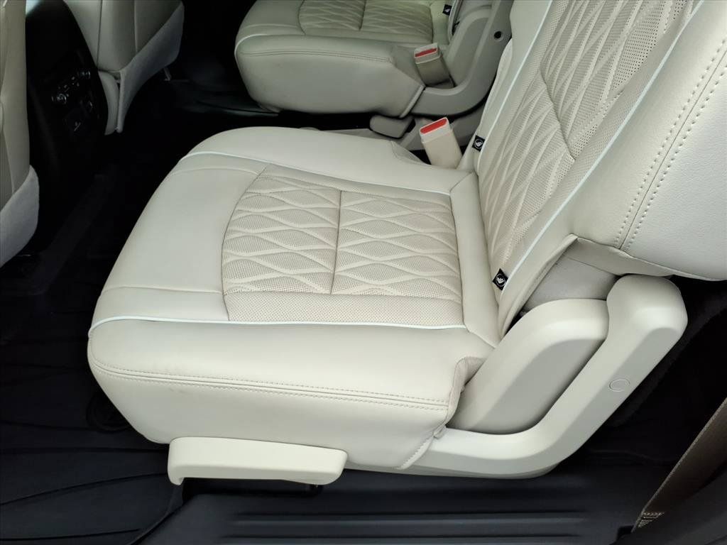 Used 2023 Buick Enclave Avenir w/ Trailering Package, 5000 lbs. AWD/4WD image 21