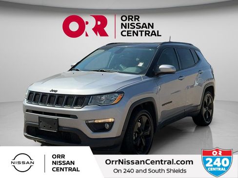 Used 2019 Jeep Compass Latitude FWD image 1