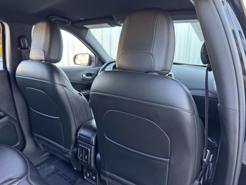 Used 2021 Jeep Compass Latitude w/ Driver Assistance Group image 34