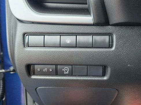 Used 2023 Nissan Rogue SV image 38