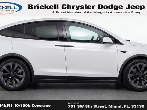 Used 2022 Tesla Model X Plaid image 24