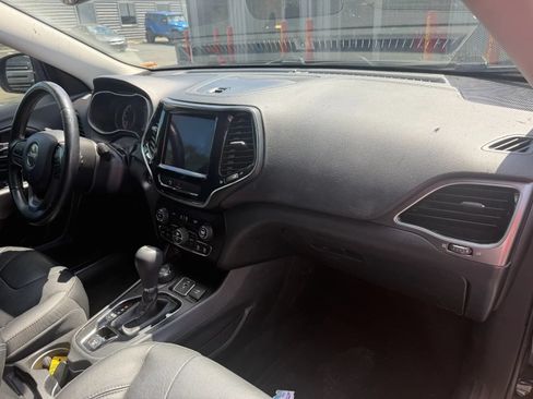 Used 2019 Jeep Cherokee Limited AWD/4WD image 13