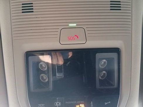 Used 2024 Volkswagen Atlas SE w/ Black Wheel Package image 29