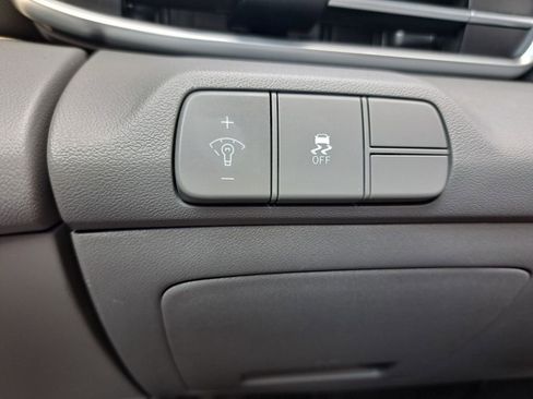 Used 2025 Hyundai Elantra SEL image 15