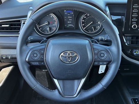 Used 2023 Toyota Camry SE image 11