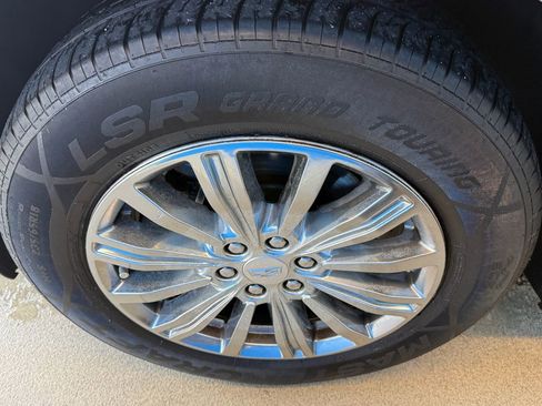 Used 2017 Cadillac XT5 Luxury FWD image 9