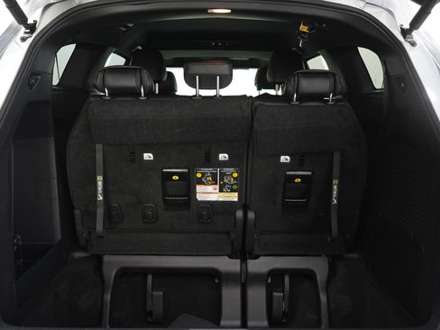 Used 2025 Toyota Sienna XSE AWD/4WD image 9