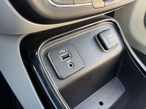 Used 2020 Jeep Compass Limited image 25