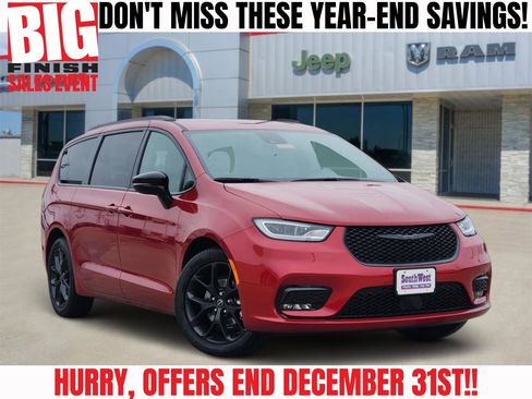 New 2026 Chrysler Pacifica Select image 1