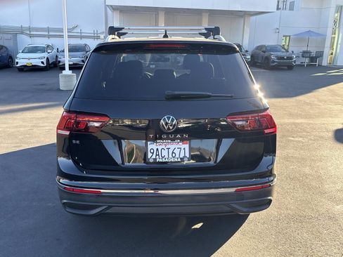 Certified 2022 Volkswagen Tiguan SE w/ Panoramic Sunroof Package image 4