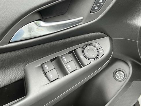 Used 2025 Buick Envista Preferred w/ Convenience I Package image 17