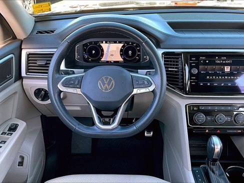 Used 2022 Volkswagen Atlas SEL Premium image 5