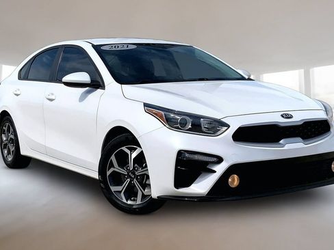Used 2021 Kia Forte LXS FWD image 11