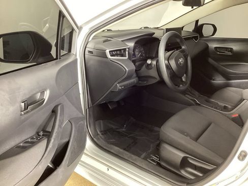 Used 2023 Toyota Corolla LE FWD image 11