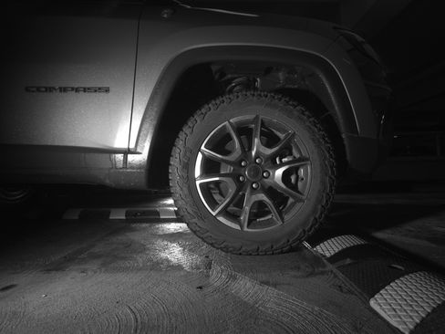 Used 2025 Jeep Compass Trailhawk image 15