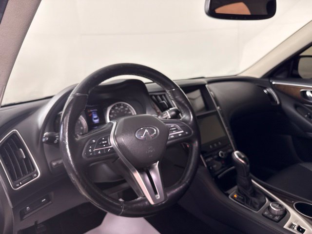 Used 2018 INFINITI Q50 Luxe w/ Essential Package (3.0T Luxe) AWD/4WD image 18