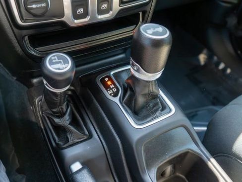 Used 2022 Jeep Wrangler Sport AWD/4WD image 25