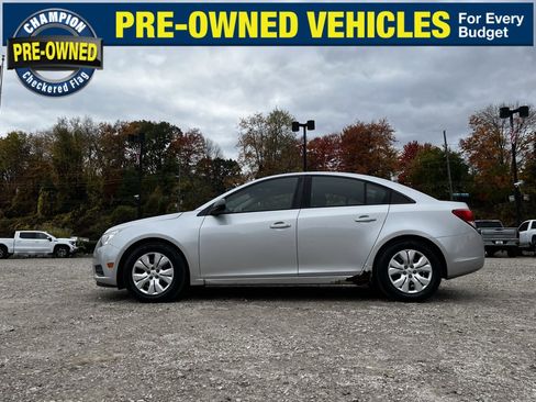 Used 2014 Chevrolet Cruze LS image 12
