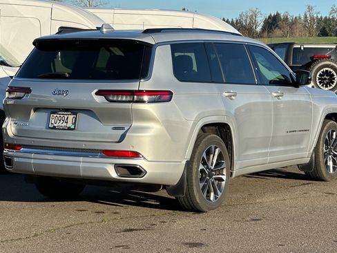 Used 2022 Jeep Grand Cherokee L Overland w/ Advanced Protech Group III image 4