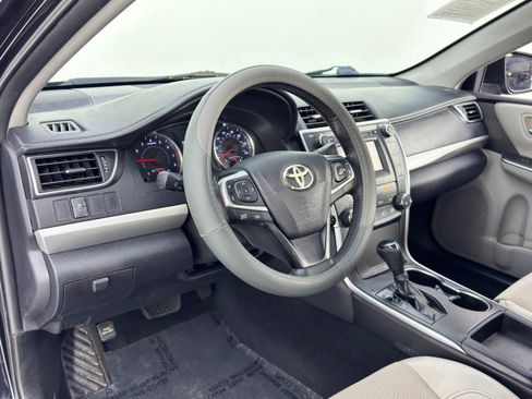 Used 2016 Toyota Camry SE image 11