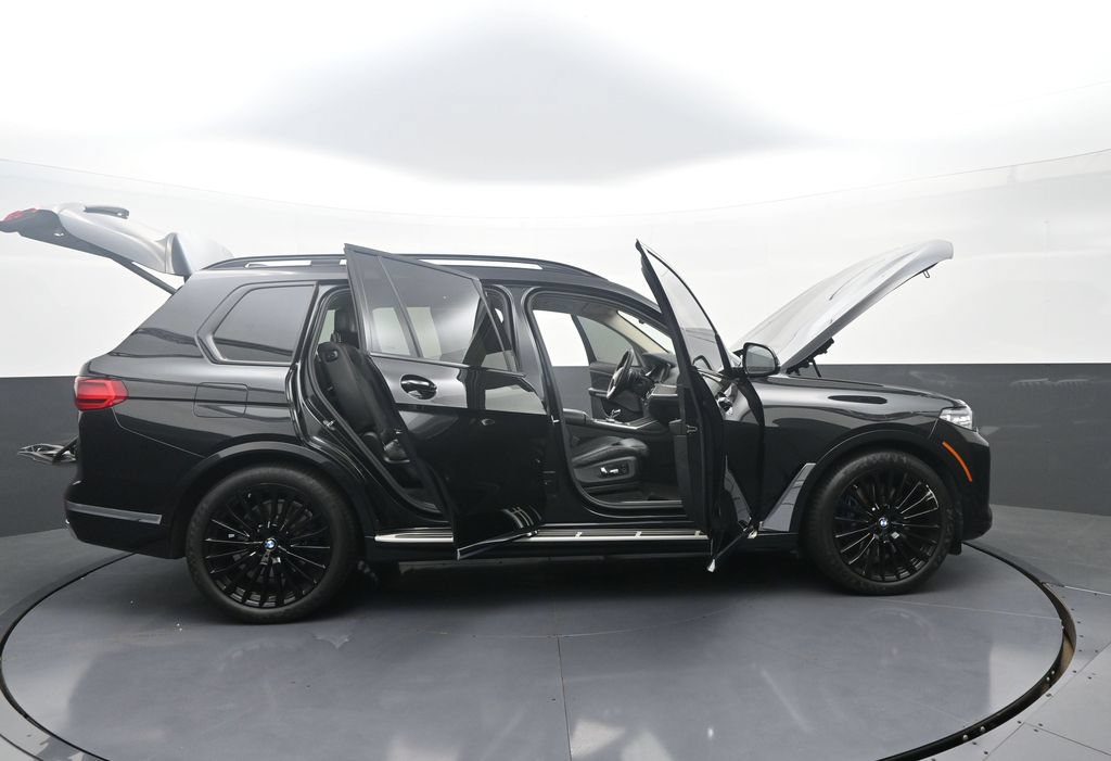 Used 2022 BMW X7 xDrive40i w/ Executive Package AWD/4WD image 46