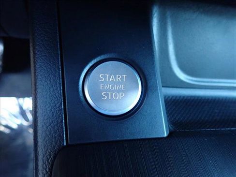 Used 2017 Audi A4 2.0T Premium Plus w/ Premium Plus Package image 23