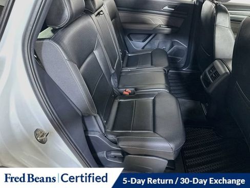 Used 2022 Volkswagen Atlas Cross Sport SE AWD/4WD image 16