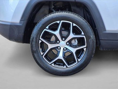 Used 2024 Jeep Compass Limited w/ Sun and Sound Group AWD/4WD image 24