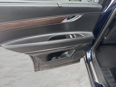 Used 2024 Genesis GV80 2.5T image 13