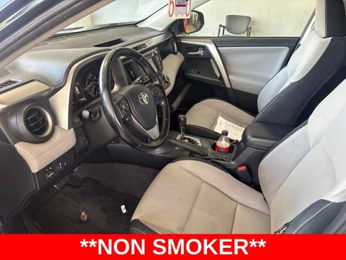 Used 2017 Toyota RAV4 XLE FWD image 2