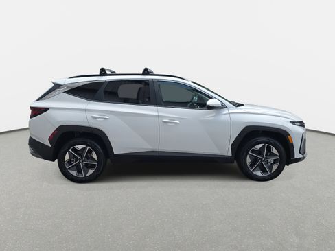 Certified 2025 Hyundai Tucson SEL AWD/4WD image 4
